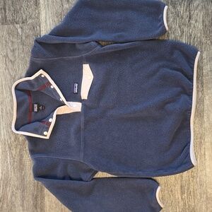 Girls size Large Patagonia fleece pullover.